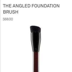 Kevyn Aucoin The Angled Foundation Brush